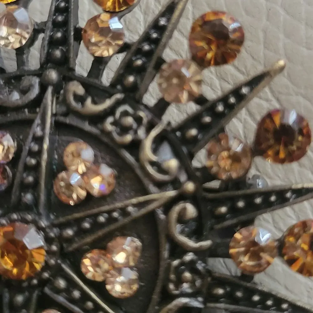 Unknown circular broach